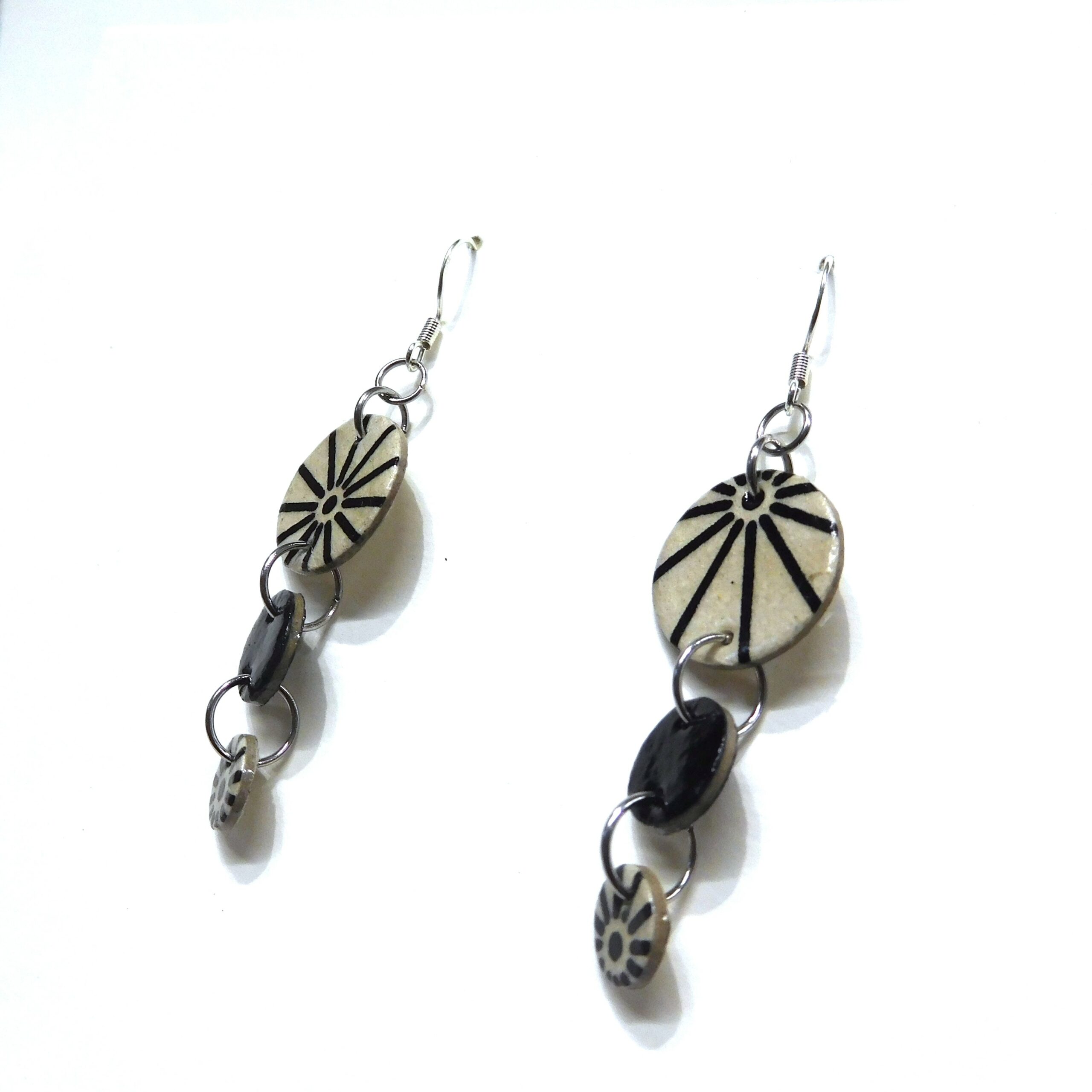 Boucles d'oreille en carton - Grappe - Blanc Étoile/Noir - Argent 925 – Image 2