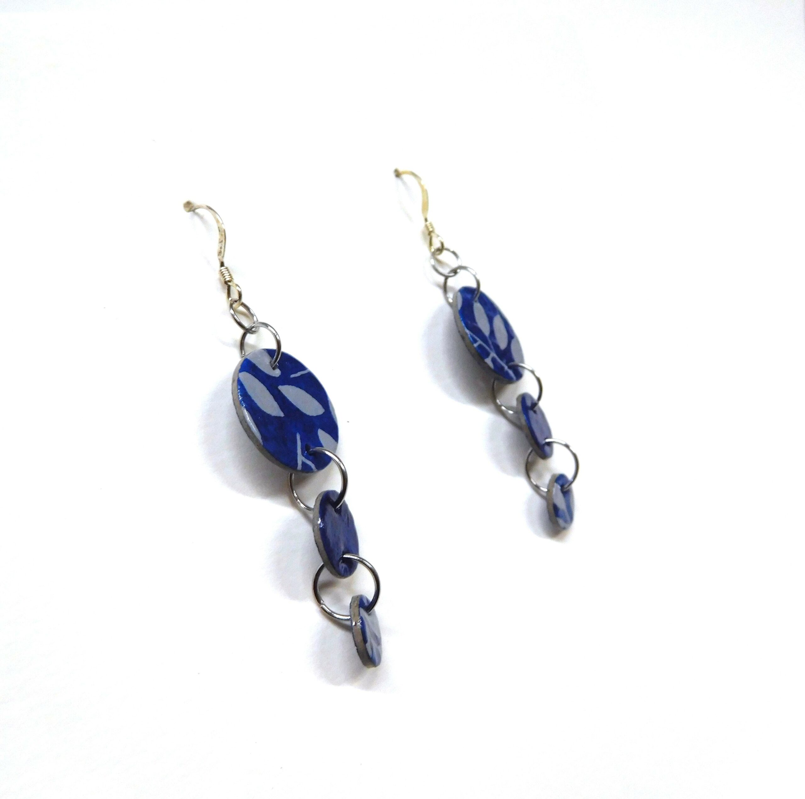 Boucles d'oreille en carton - Grappe - Bleu Feuilles Blanches - Argent 925