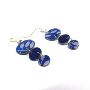 Boucles d'oreille en carton - Grappe - Bleu Feuilles Blanches - Argent 925 – Image 4