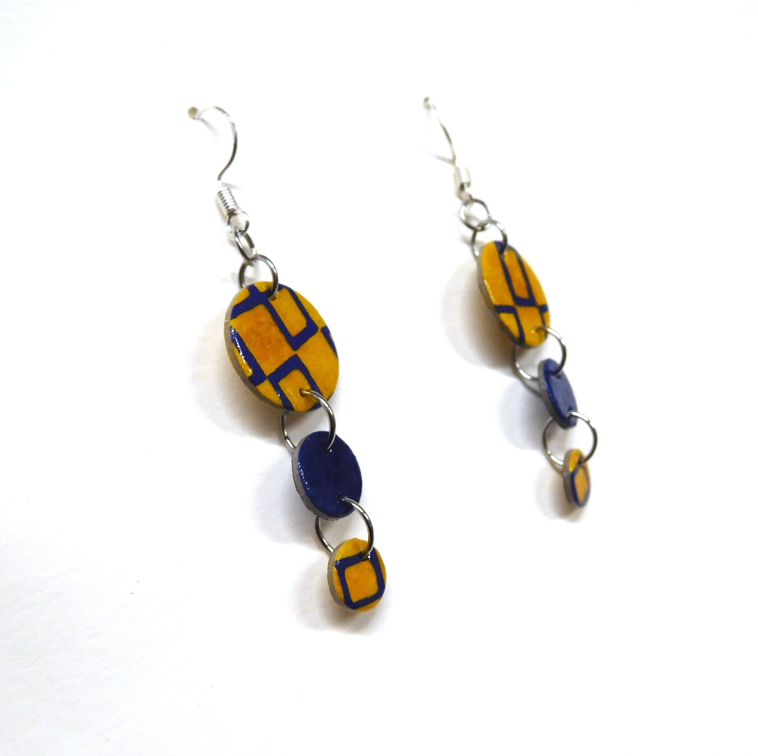 Boucles d'oreille en carton - Grappe - Jaune et petits carrés bleus - Argent 925 – Image 3