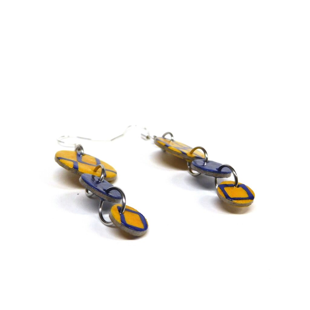 Boucles d'oreille en carton - Grappe - Jaune et petits carrés bleus - Argent 925