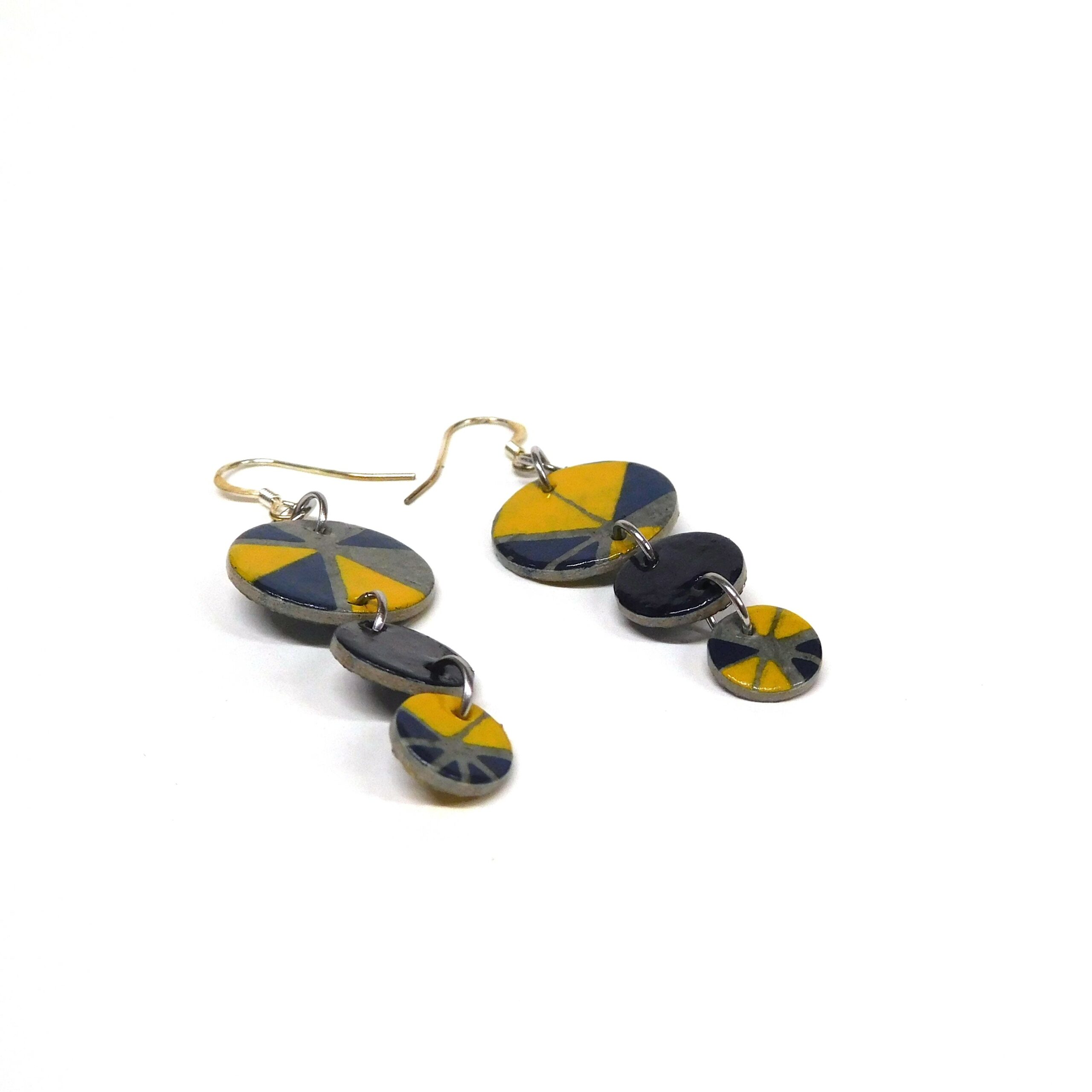 Boucles d'oreille en carton - Grappe - Bleu Jaune Géo - Argent 925 – Image 2