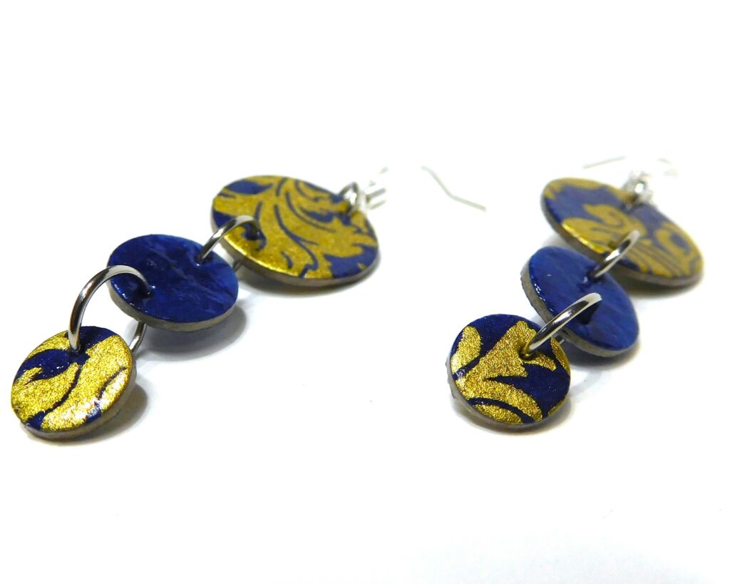 Boucles d'oreille en carton - Grappe - Or Bleu Baroque - Argent 925