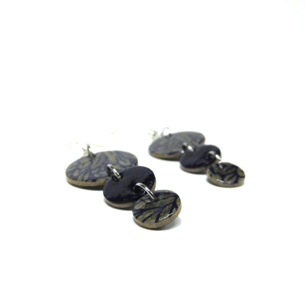 Boucles d'oreille en carton - Grappe - Feuilles Bleu Marine - Argent 925