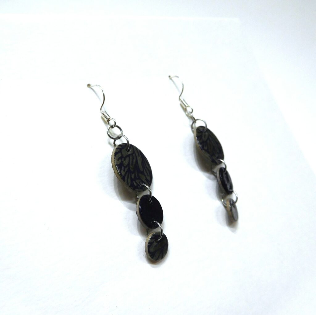 Boucles d'oreille en carton - Grappe - Feuilles Bleu Marine - Argent 925