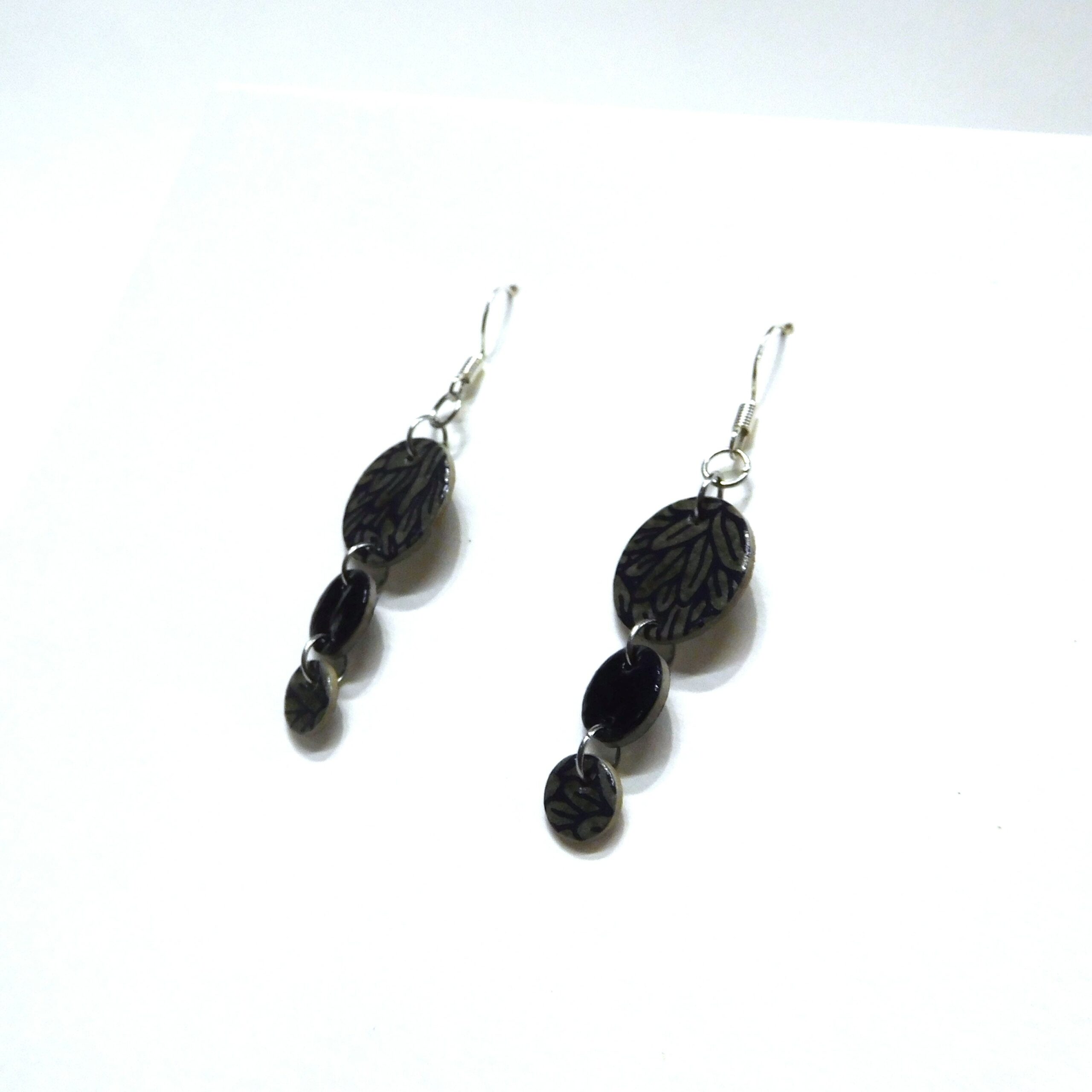 Boucles d'oreille en carton - Grappe - Feuilles Bleu Marine - Argent 925 – Image 3