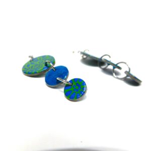 Boucles d'oreille en carton - Grappe - Fleurs Bleues Vert- Argent 925 – Image 5