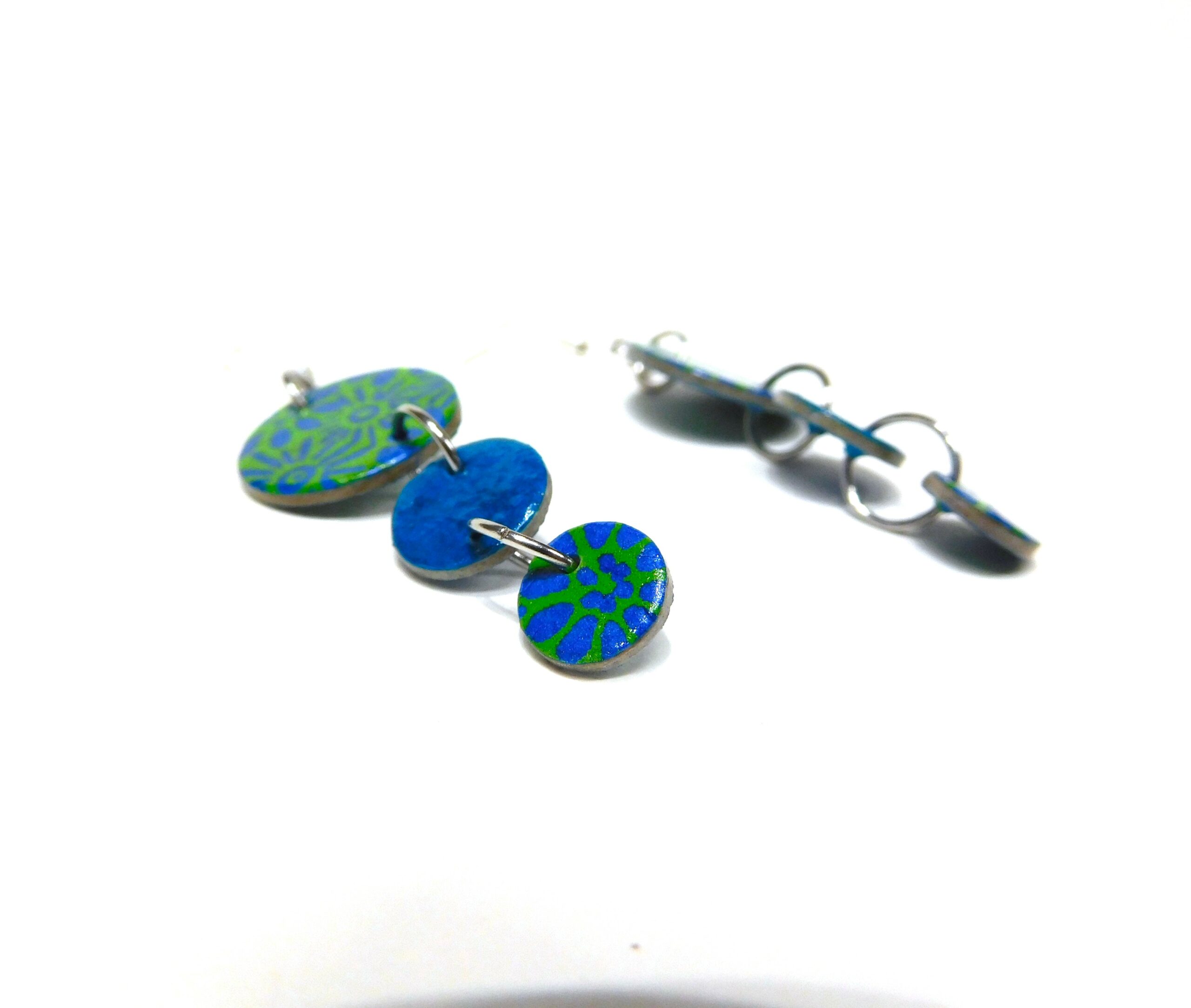 Boucles d'oreille en carton - Grappe - Fleurs Bleues Vert- Argent 925 – Image 5