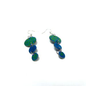 Boucles d'oreille en carton - Grappe - Fleurs Bleues Vert- Argent 925 – Image 4