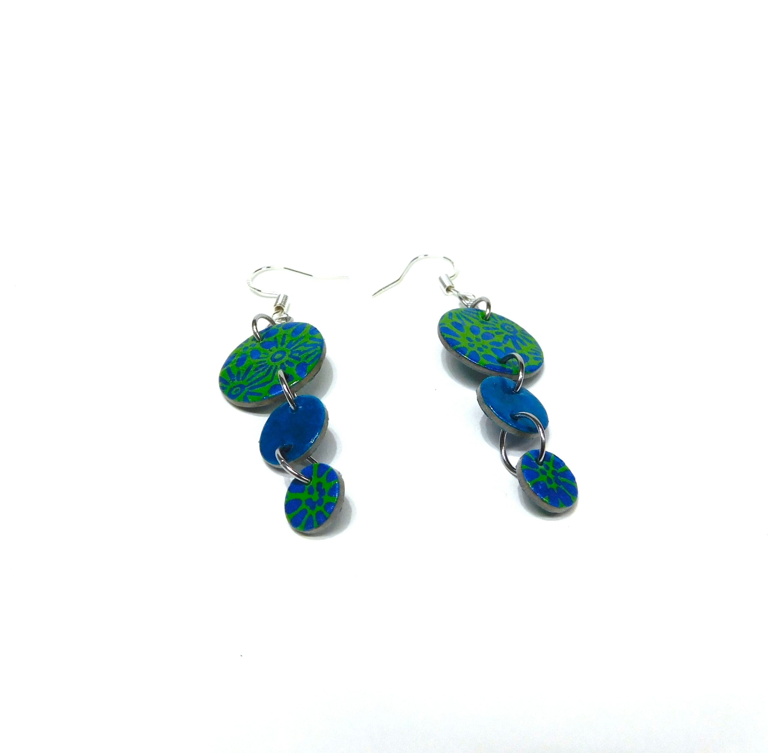 Boucles d'oreille en carton - Grappe - Fleurs Bleues Vert- Argent 925 – Image 4