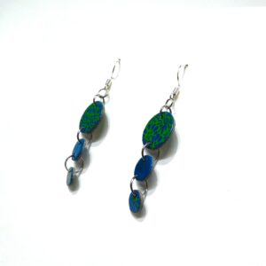 Boucles d'oreille en carton - Grappe - Fleurs Bleues Vert- Argent 925 – Image 2