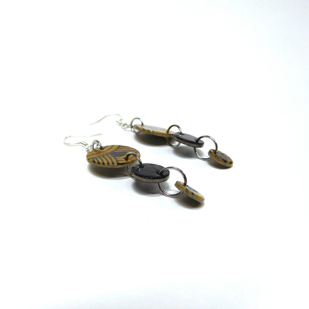Boucles d'oreille en carton - Grappe - Marron Nœuds/Noir - Argent 925