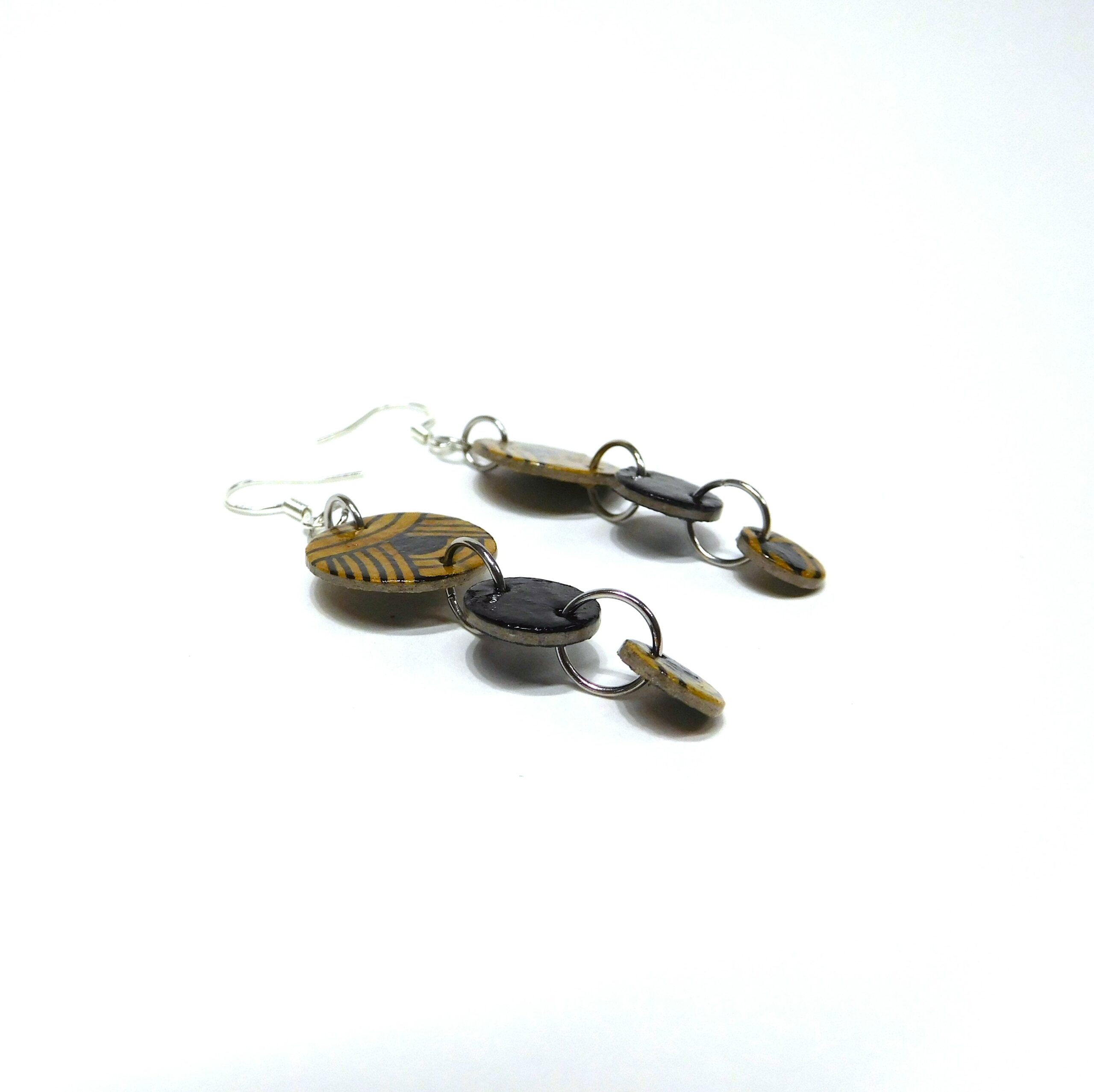 Boucles d'oreille en carton - Grappe - Marron Nœuds/Noir - Argent 925 – Image 4