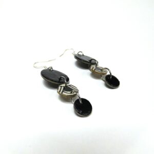 Boucles d'oreille en carton - Grappe - Noir/Blanc Nœuds - Argent 925 – Image 4