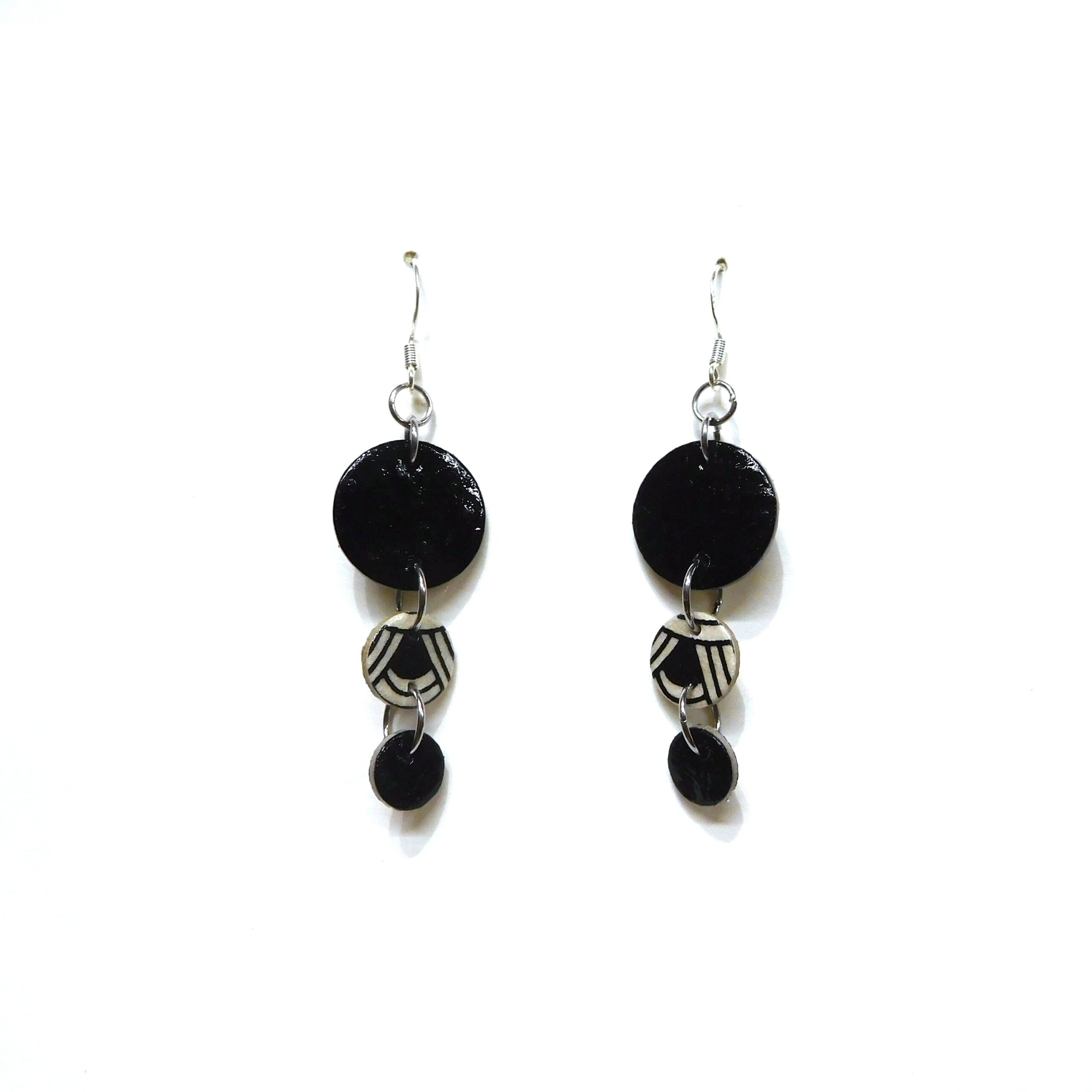 Boucles d'oreille en carton - Grappe - Noir/Blanc Nœuds - Argent 925 – Image 1