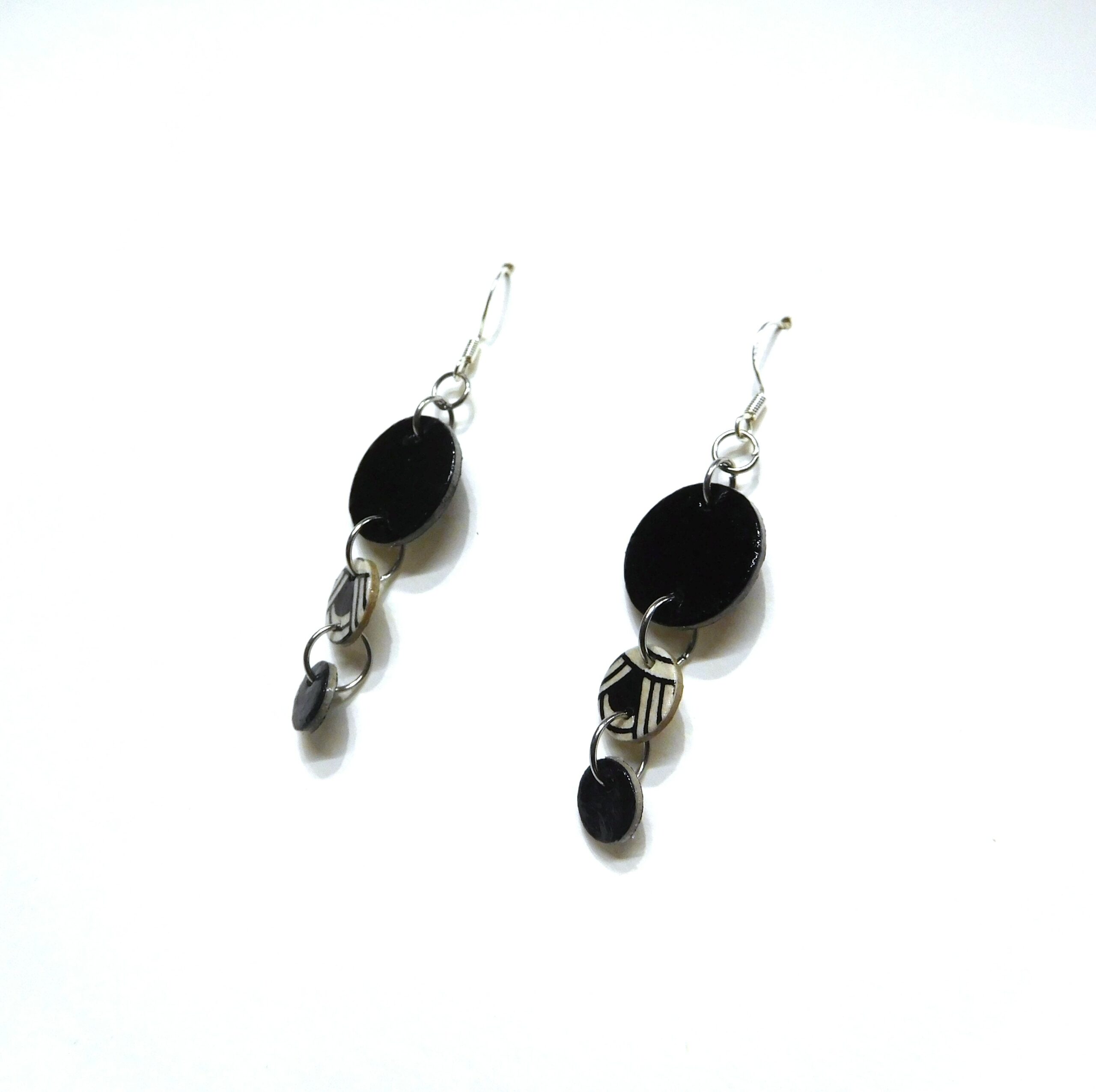 Boucles d'oreille en carton - Grappe - Noir/Blanc Nœuds - Argent 925