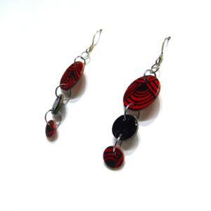 Boucles d'oreille en carton - Grappe - Rouge Nœuds/Noir - Argent 925 – Image 2