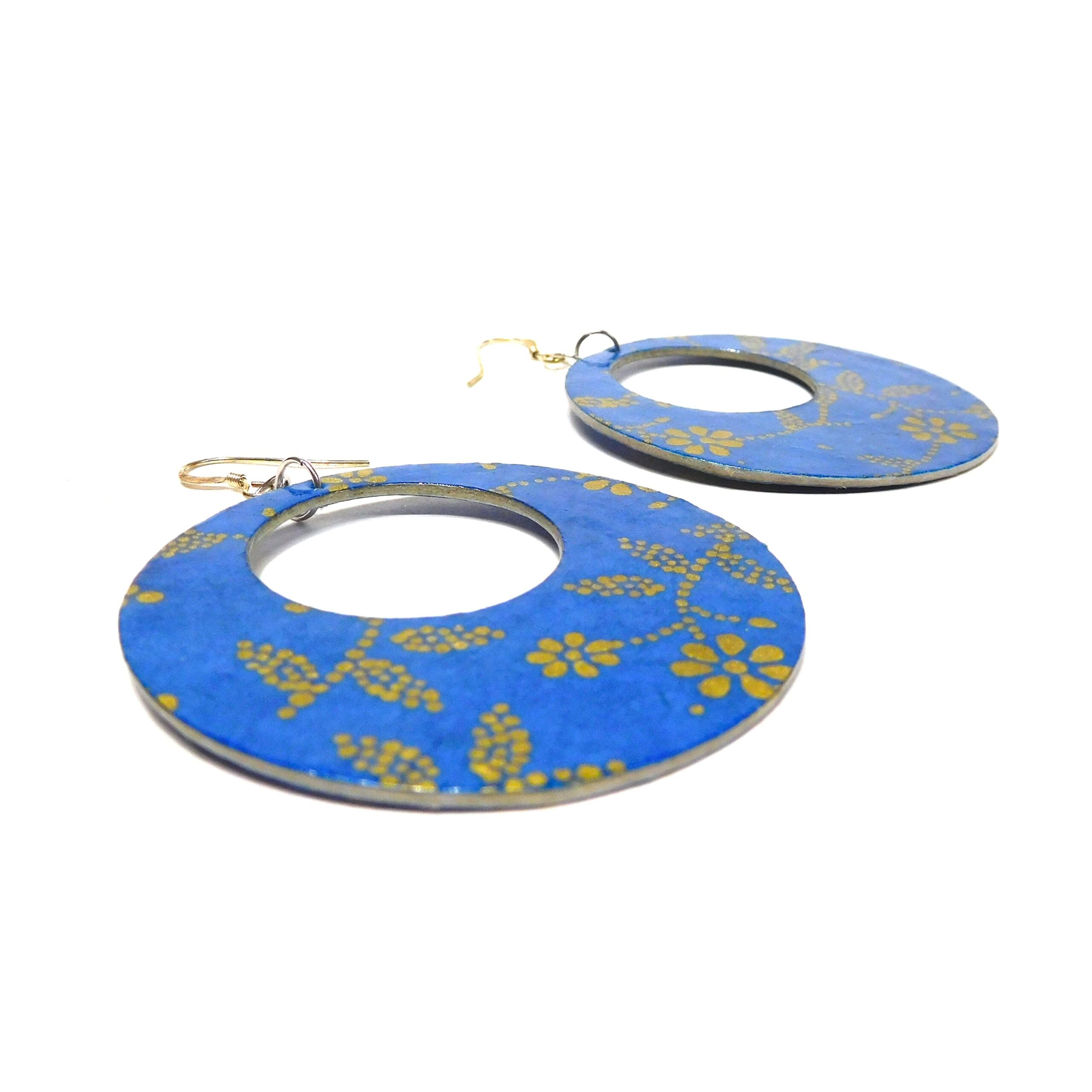 Boucles d'oreille en carton - Grandes Créoles - Bleu Fleurs Or - Argent 925