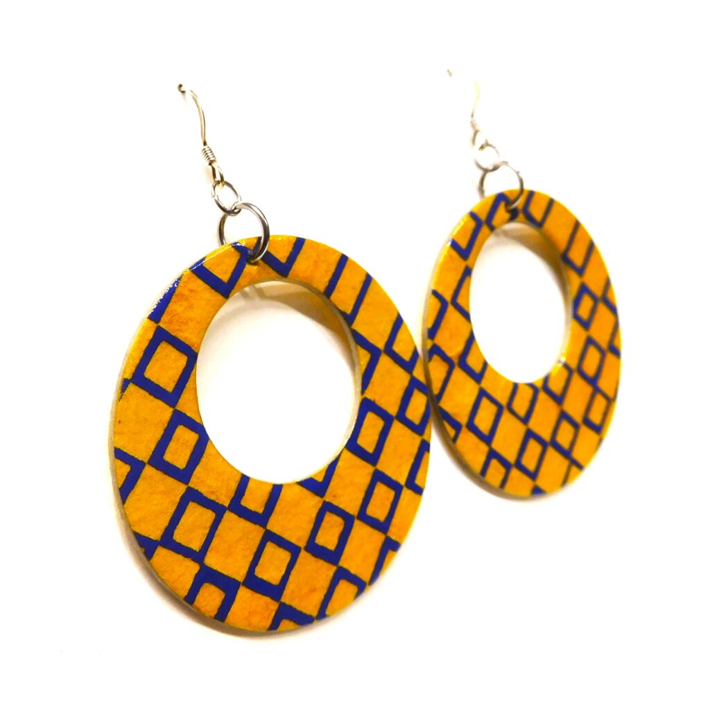 Boucles d'oreille en carton - Grandes Créoles - Jaune et petits carrés Bleus - Argent 925