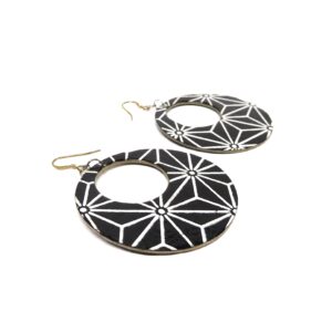 Boucles d'oreille en carton - Grandes Créoles - Noir étoile - Argent 925 – Image 4