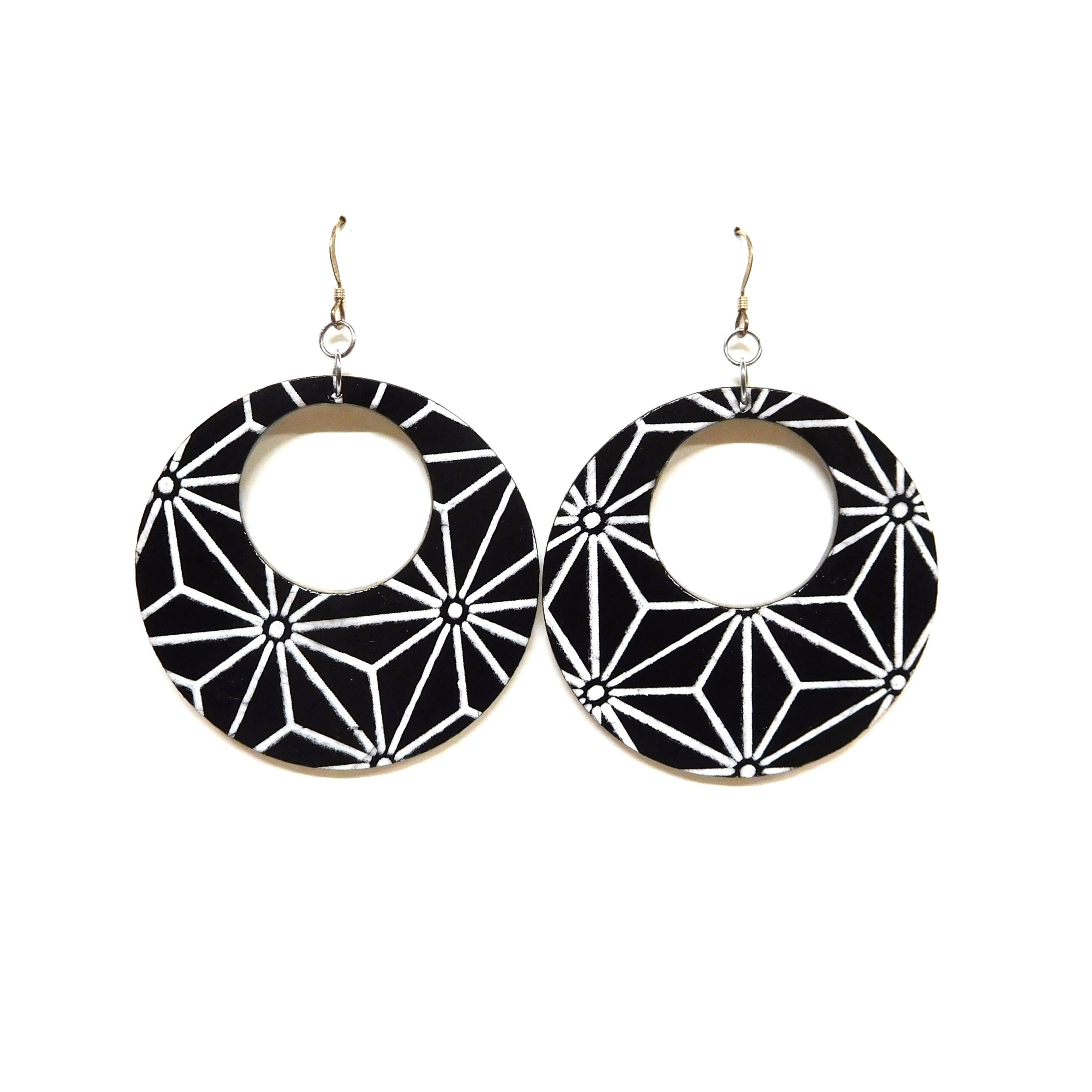 Boucles d'oreille en carton - Grandes Créoles - Noir étoile - Argent 925 – Image 1