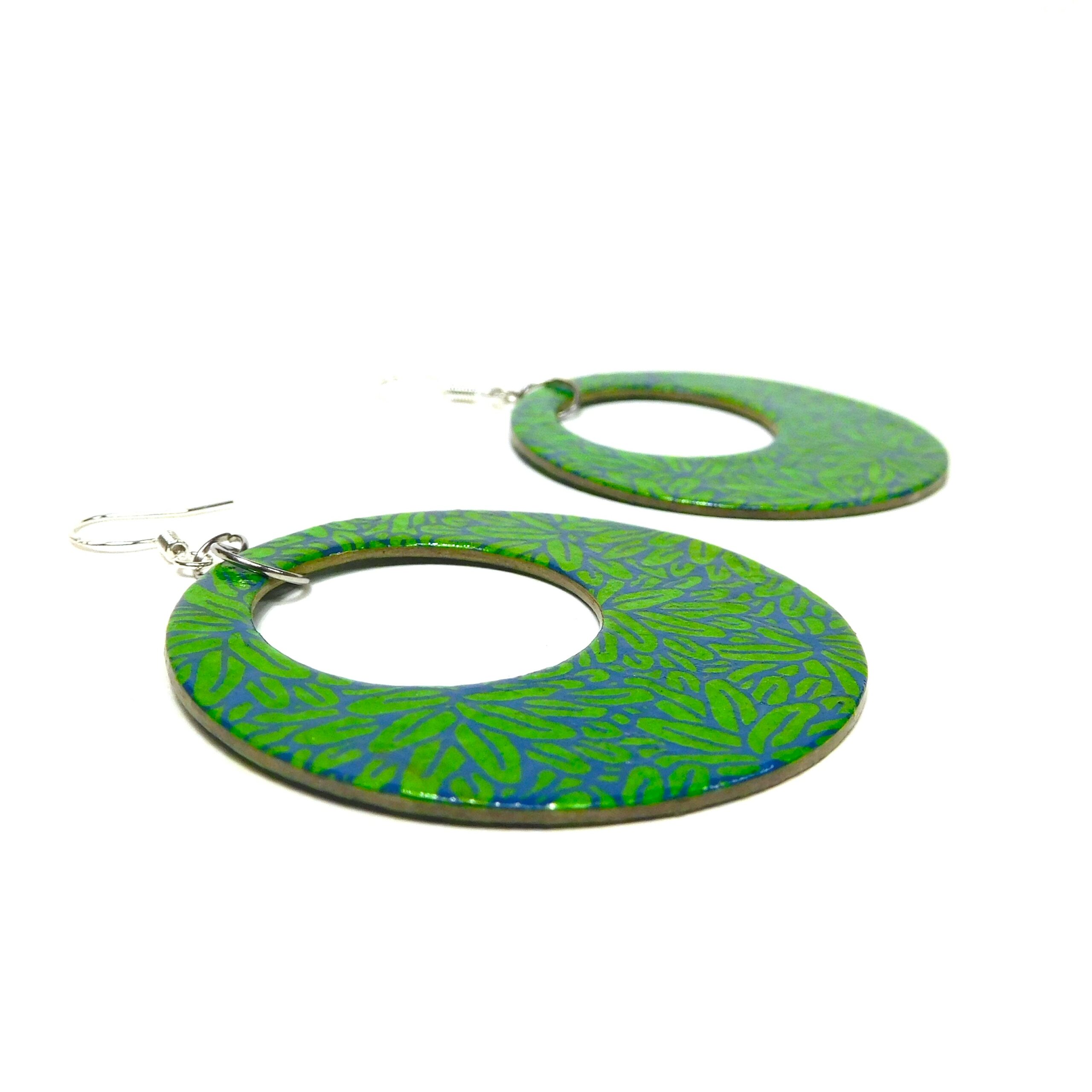 Boucles d'oreille en carton - Grandes Créoles - Vert Feuilles - Argent 925 – Image 4