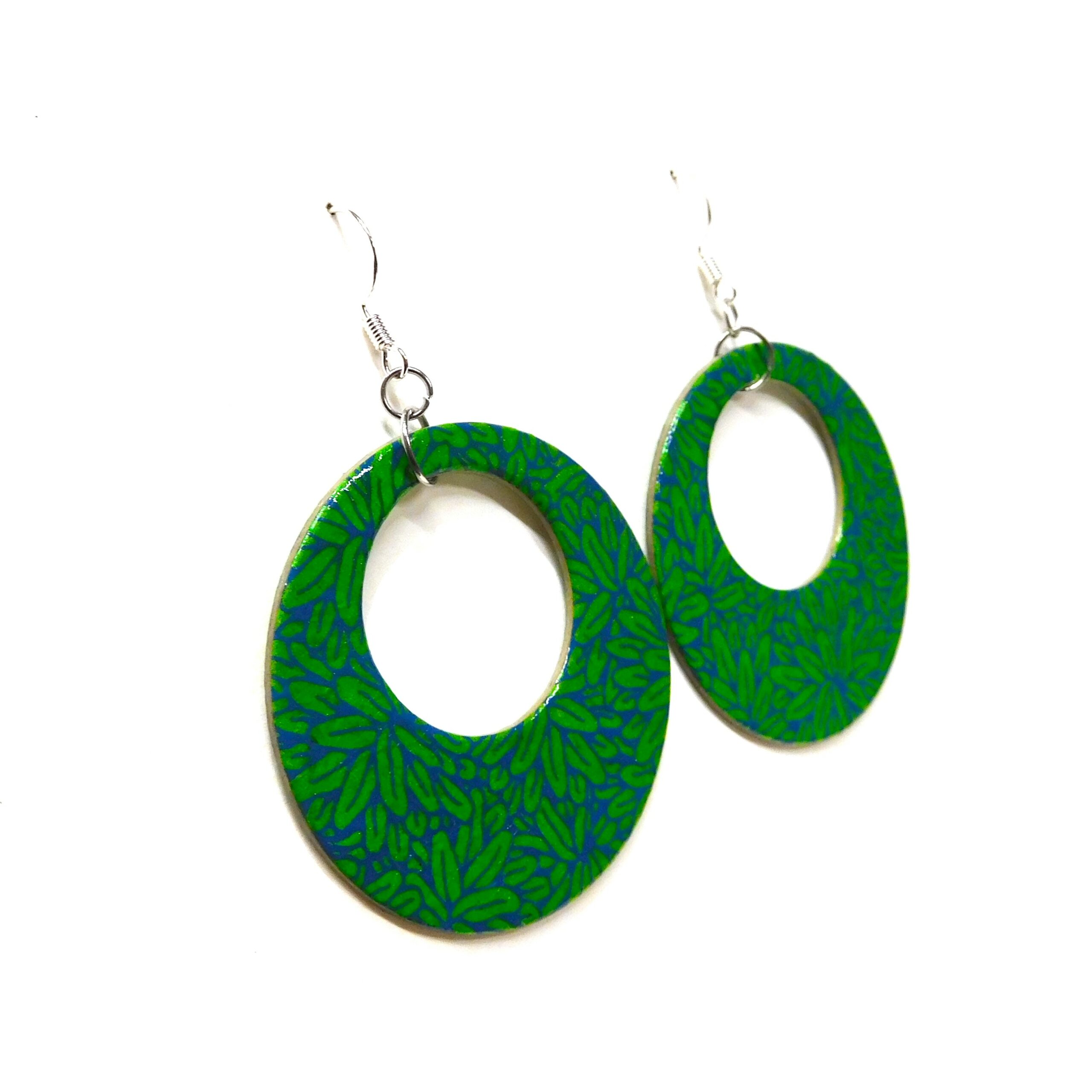 Boucles d'oreille en carton - Grandes Créoles - Vert Feuilles - Argent 925 – Image 3
