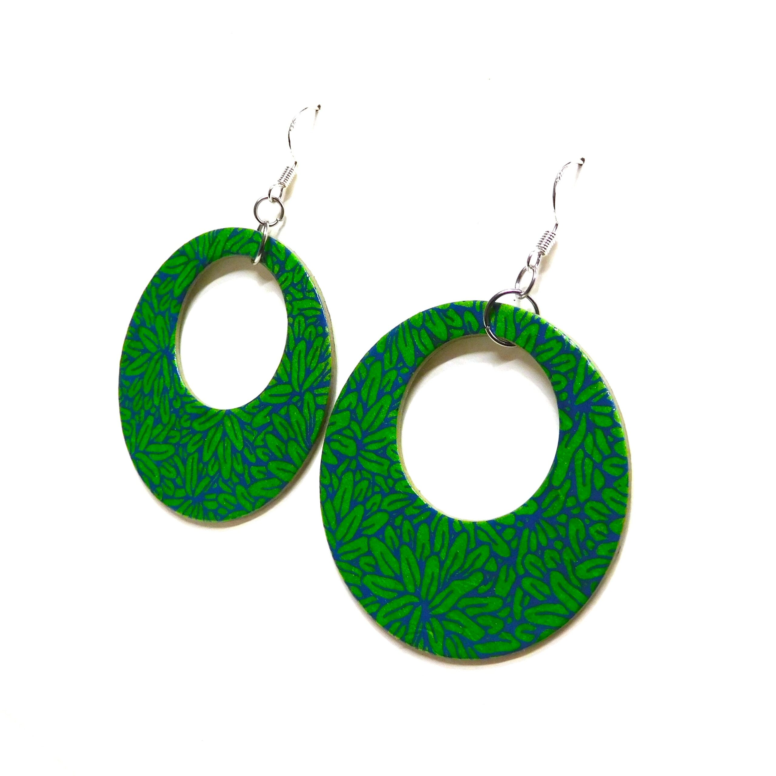 Boucles d'oreille en carton - Grandes Créoles - Vert Feuilles - Argent 925 – Image 2