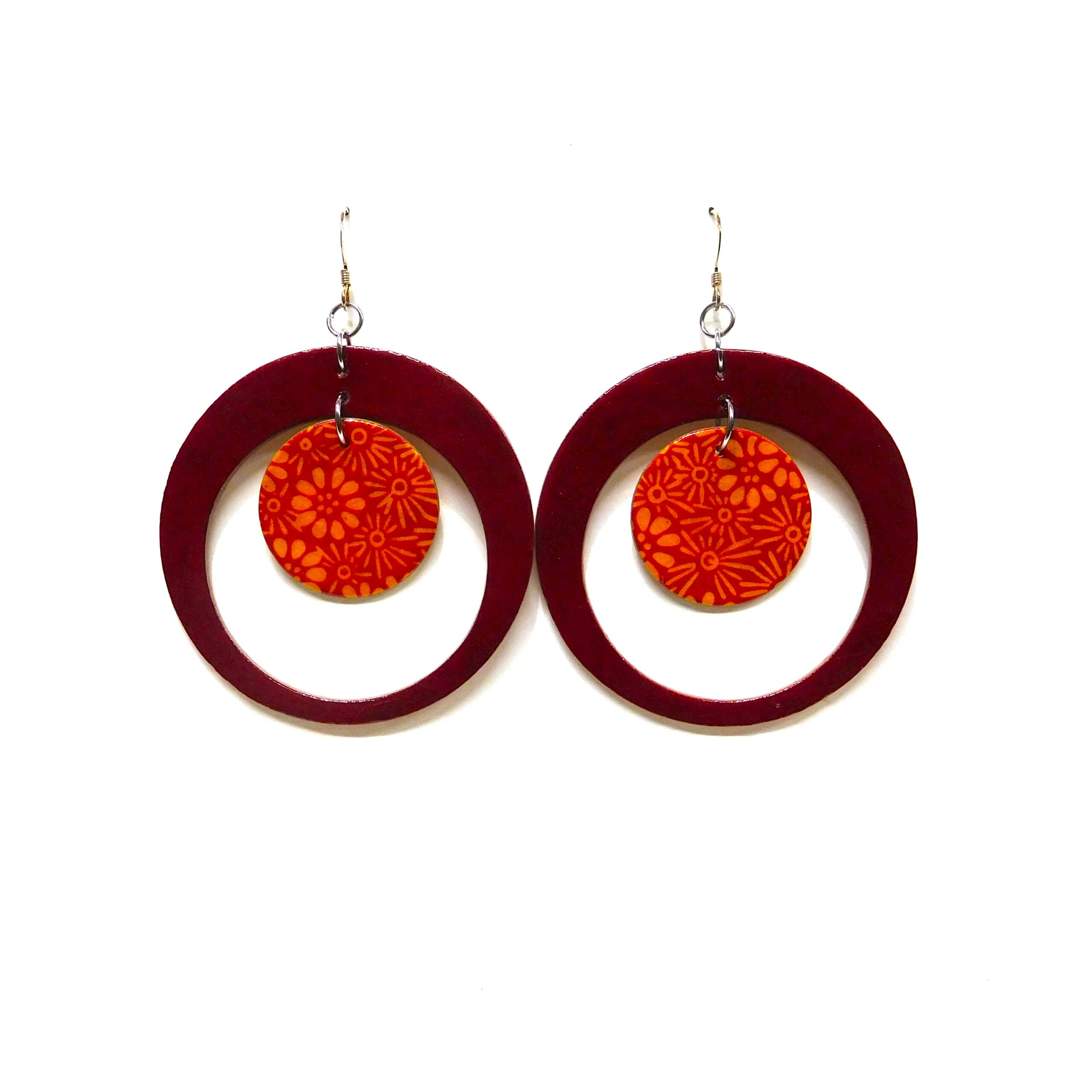 Boucles d'oreille en carton - "Grandes créoles plus une" - Rouge Carmin/Fleurs orange - Argent 925 – Image 1