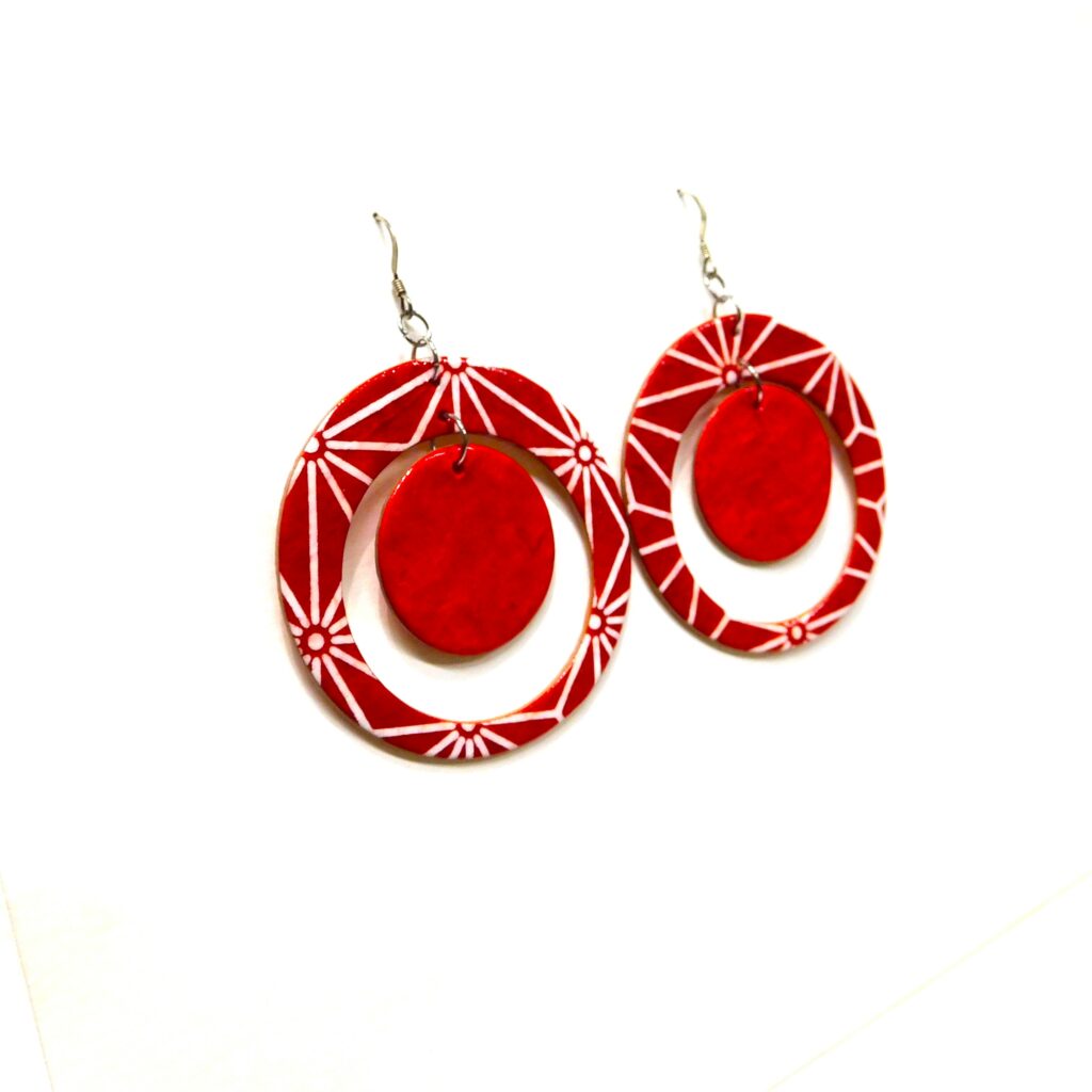 Boucles d'oreille en carton - "Grandes créoles plus une" - Rouge étoile - Argent 925