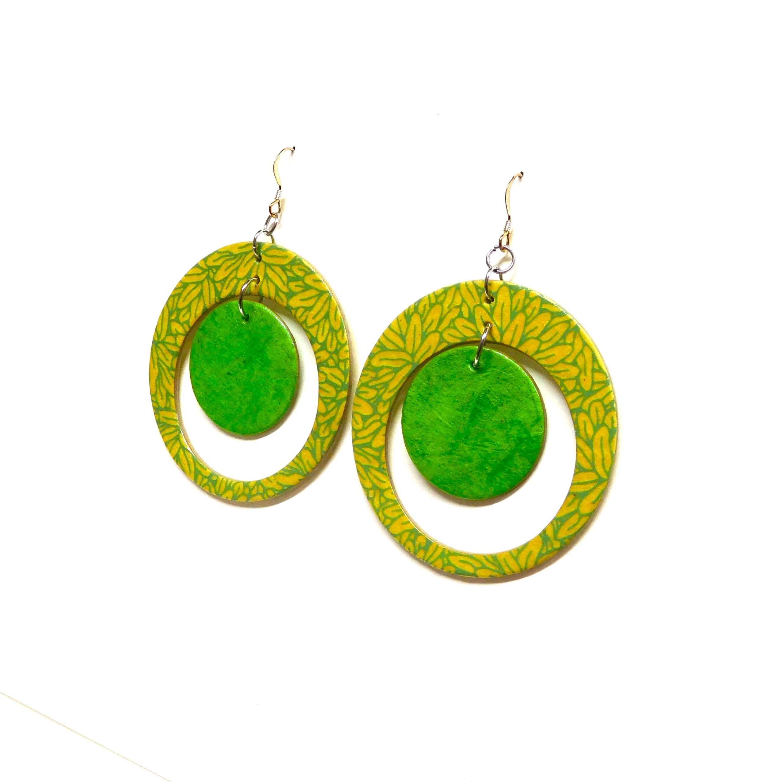 Boucles d'oreille en carton - "Grandes créoles plus une" - Feuilles Vert Anis/Vert Prairie - Argent 925 – Image 2